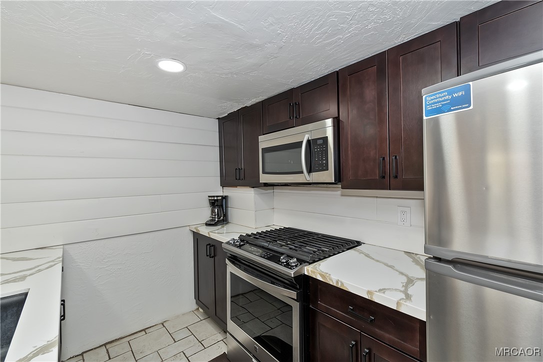 861 Thrush Drive 67 Property Photo 13
