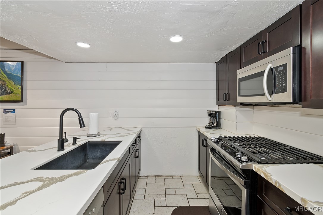 861 Thrush Drive 67 Property Photo 14