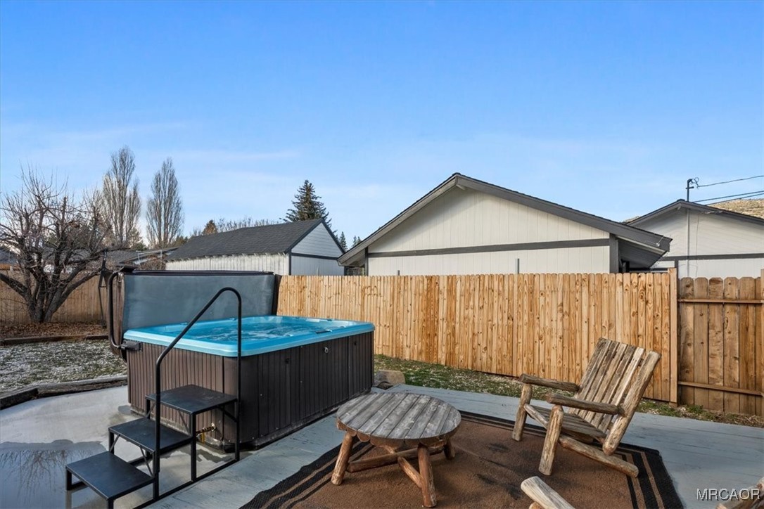 913 Mount Doble Drive Property Photo 40
