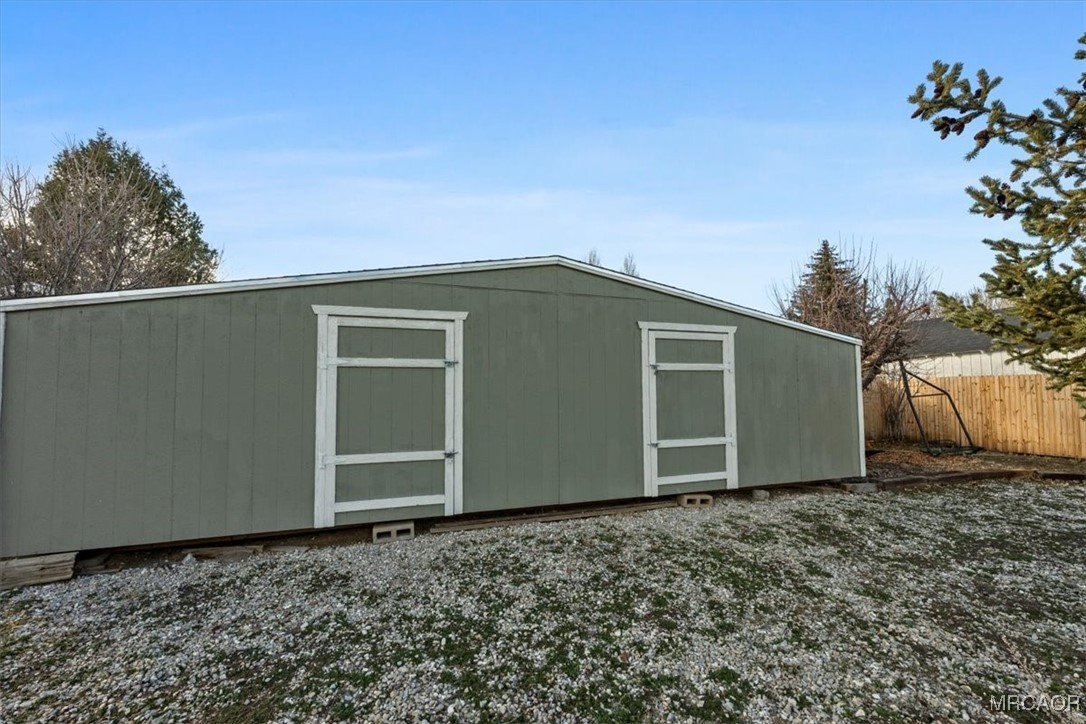 913 Mount Doble Drive Property Photo 44
