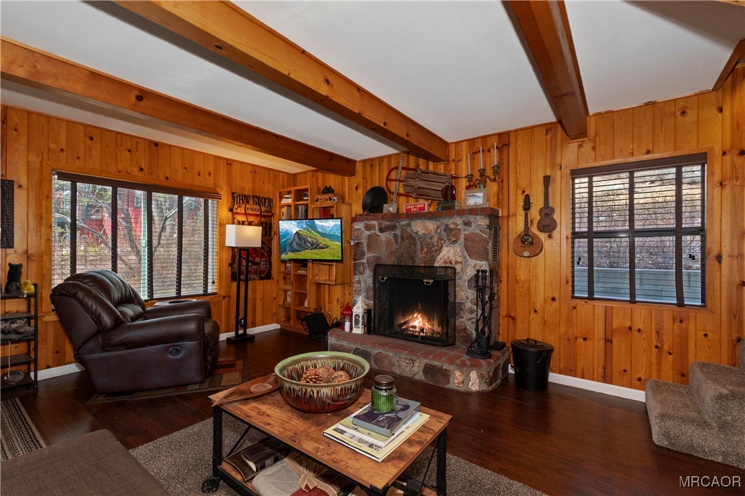 39676 Oakglen Road Property Photo 6