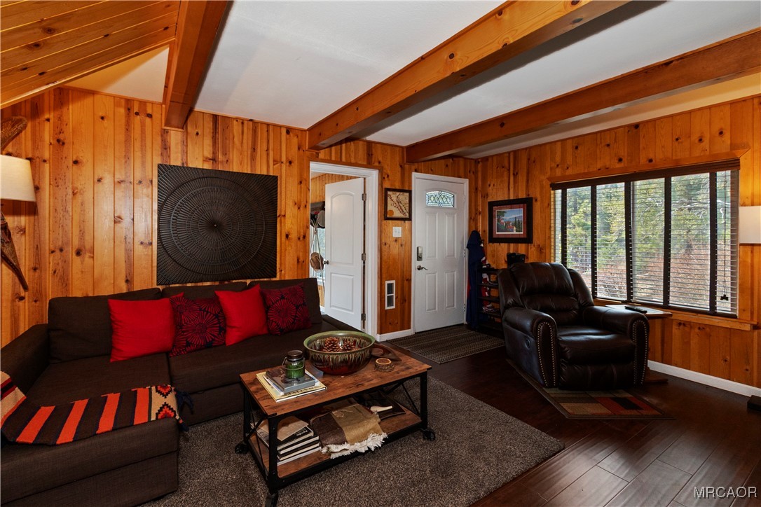 39676 Oakglen Road Property Photo 7