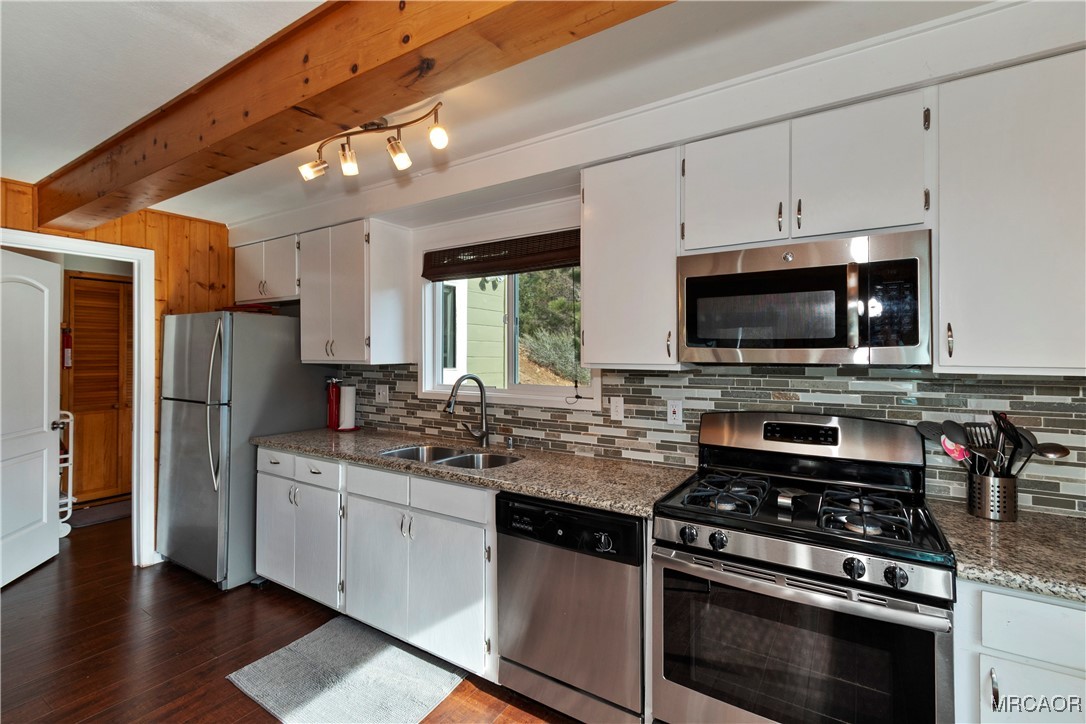 39676 Oakglen Road Property Photo 13