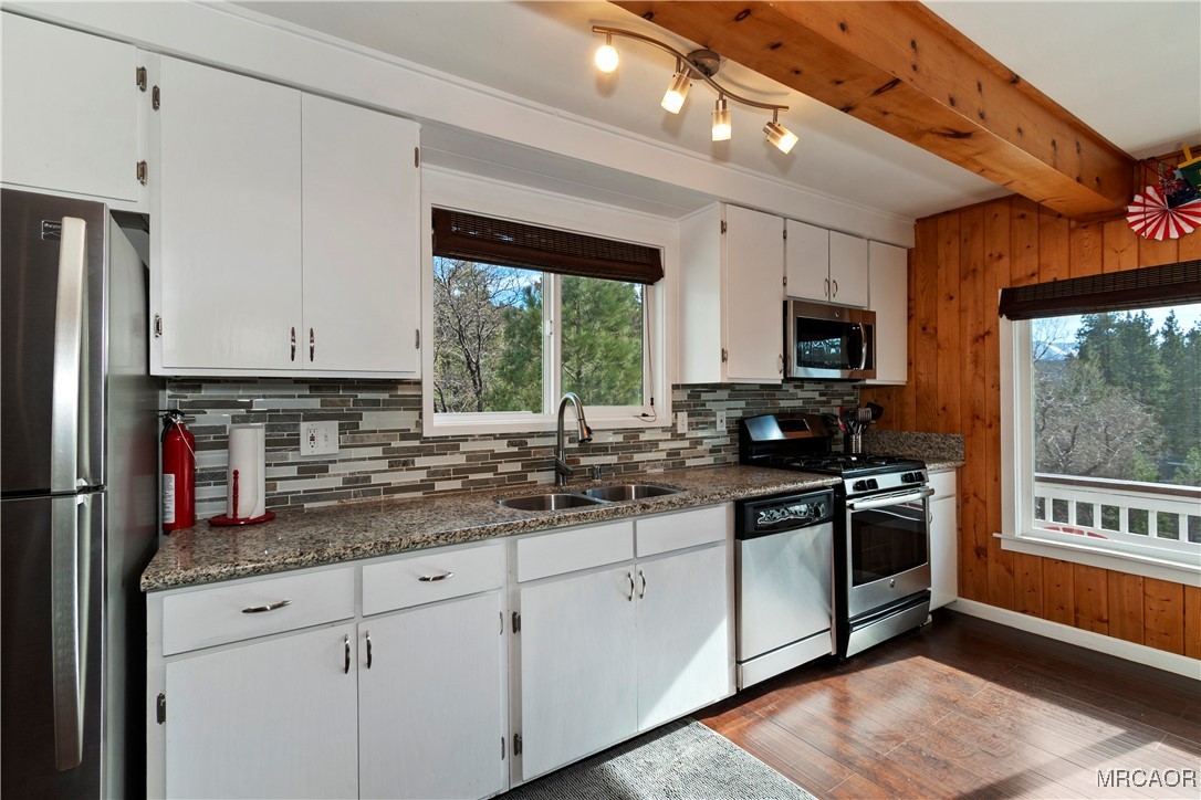 39676 Oakglen Road Property Photo 14