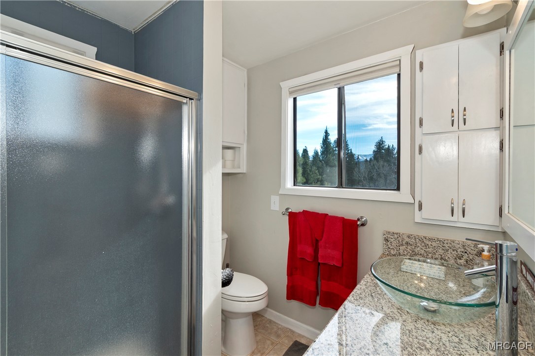 39676 Oakglen Road Property Photo 18