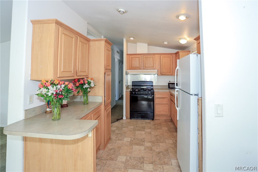 547 Alden # 17 Road 17 Property Photo 9