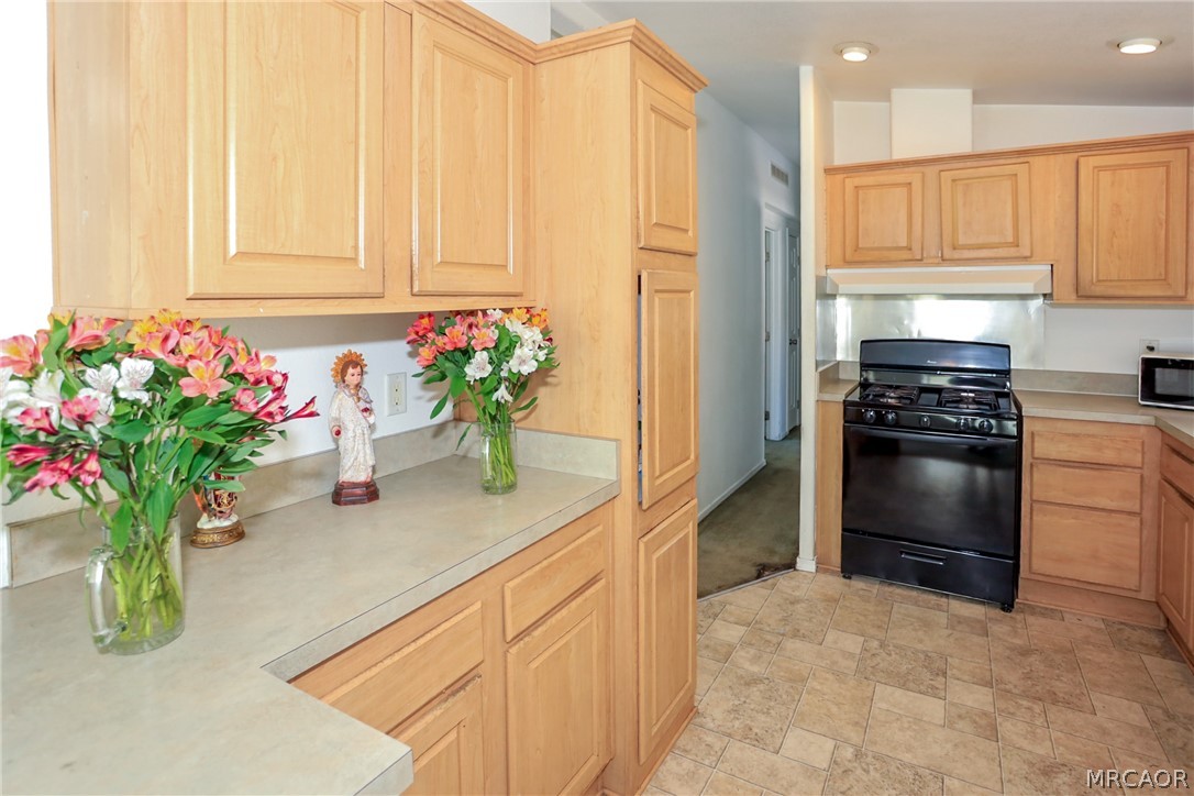 547 Alden # 17 Road 17 Property Photo 10