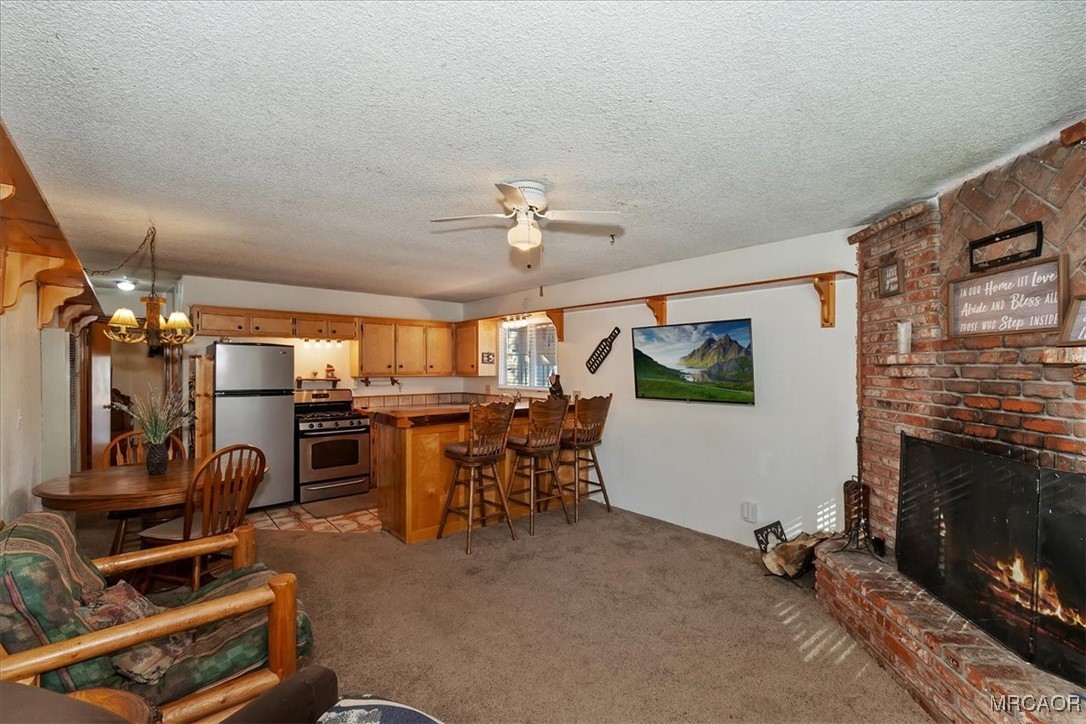 676 Pine Lane Property Photo 5