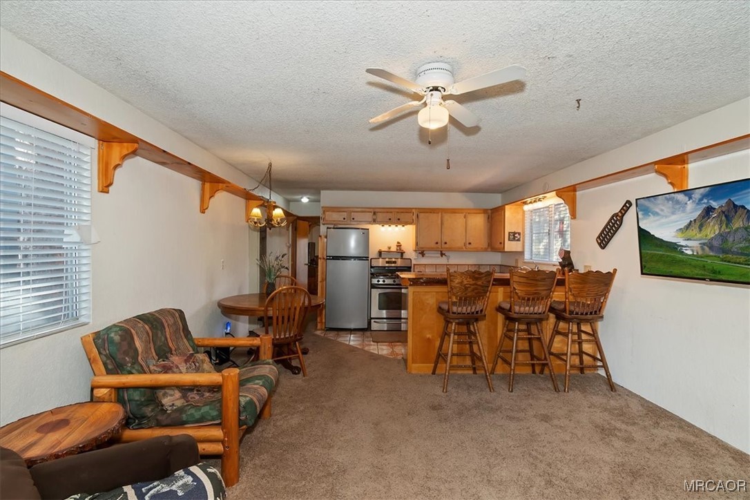 676 Pine Lane Property Photo 6