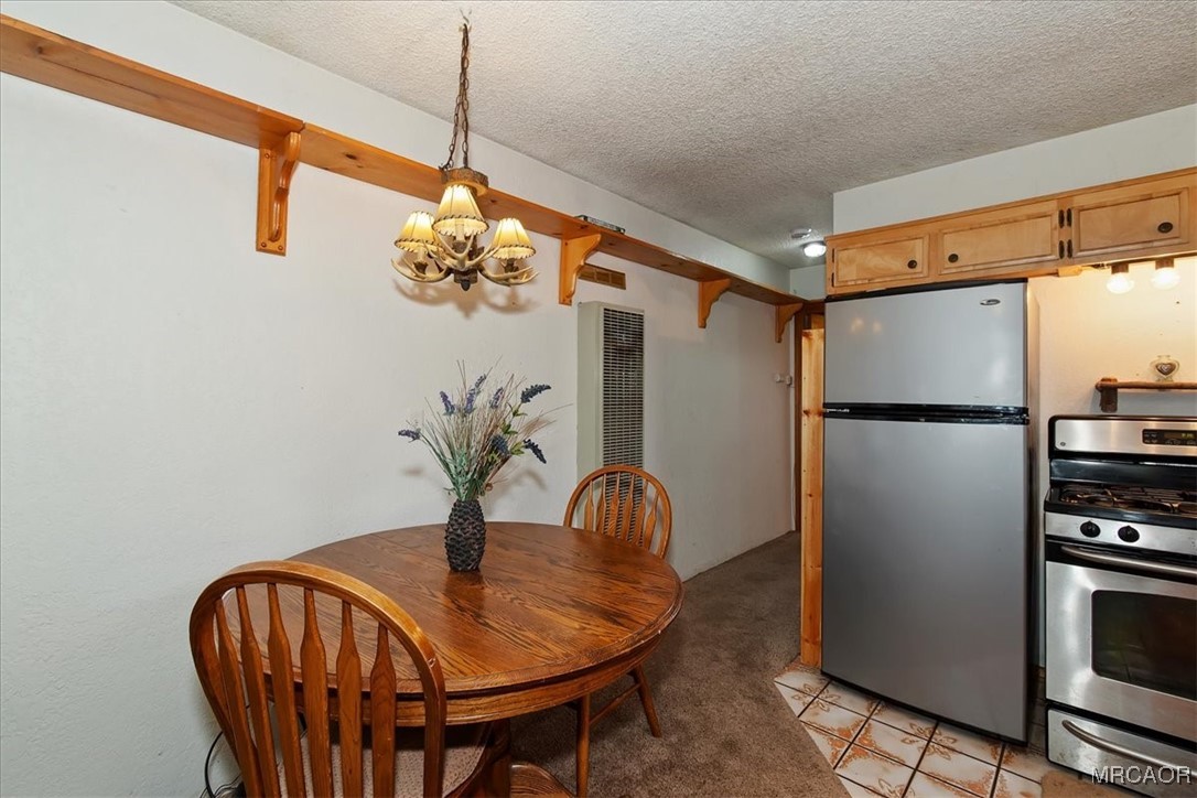 676 Pine Lane Property Photo 9