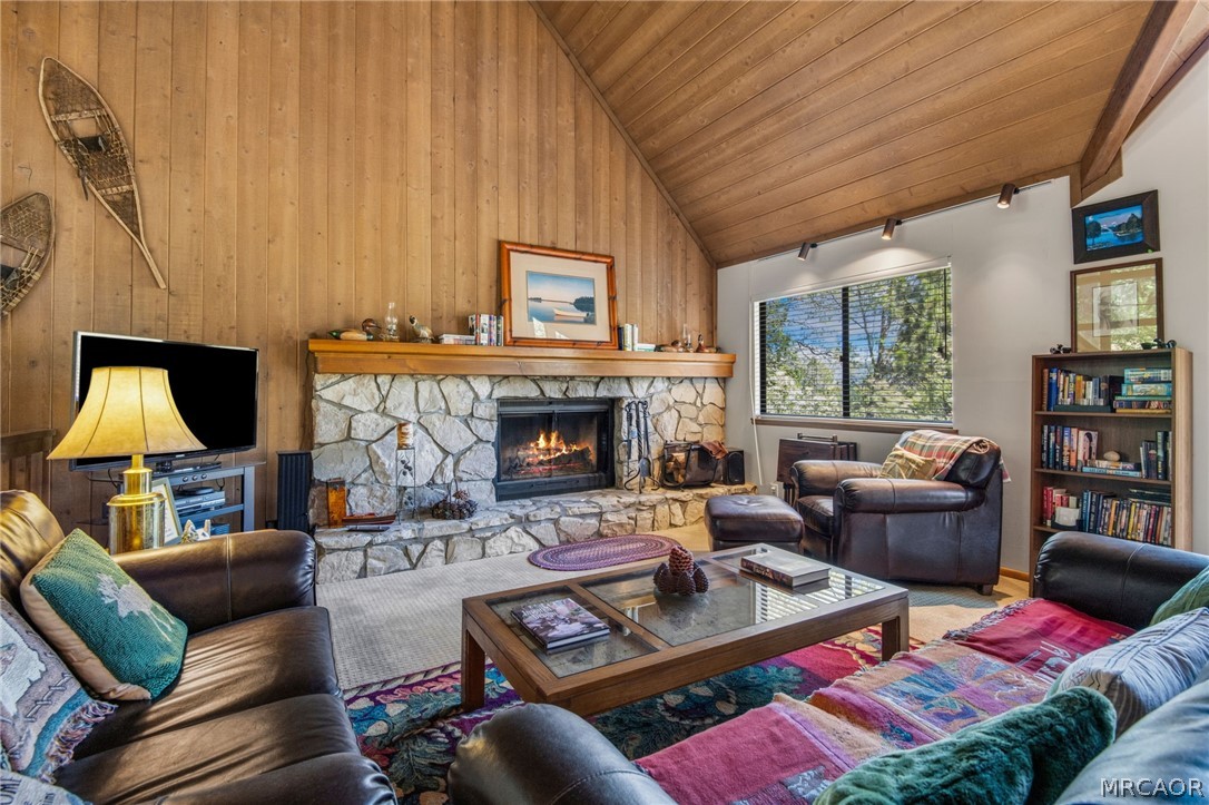 27403 Alpen Drive Property Photo 4
