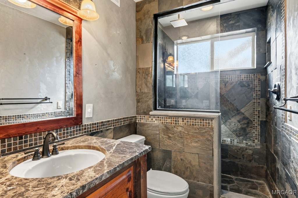 28070 West Shore Road Property Photo 27