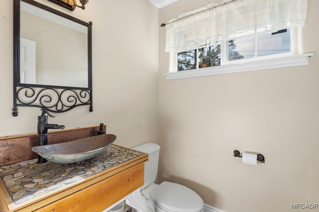 28070 West Shore Road Property Photo 28