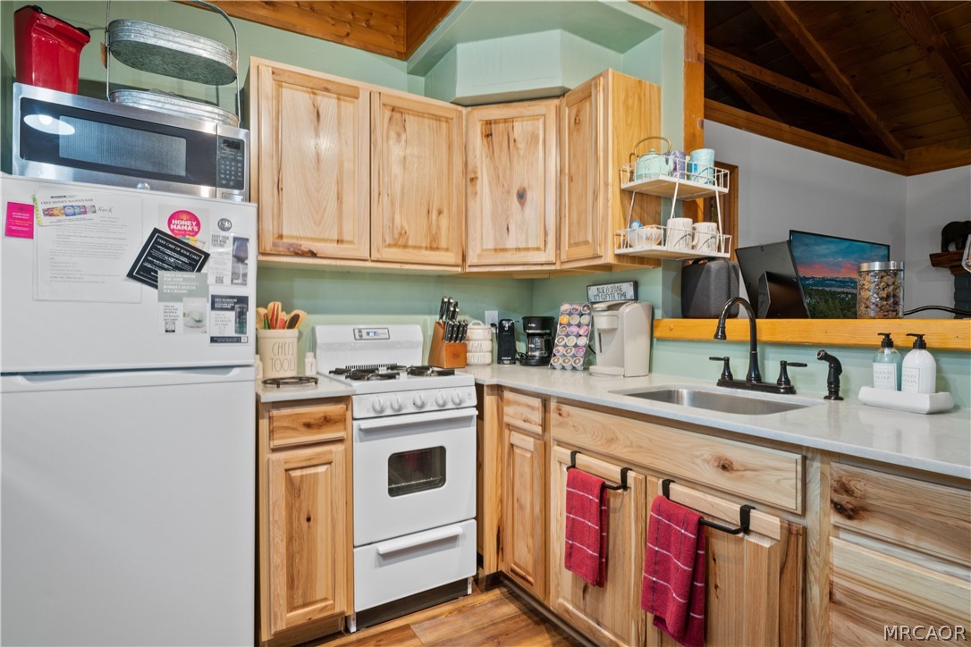42955 Encino Road Property Photo 11