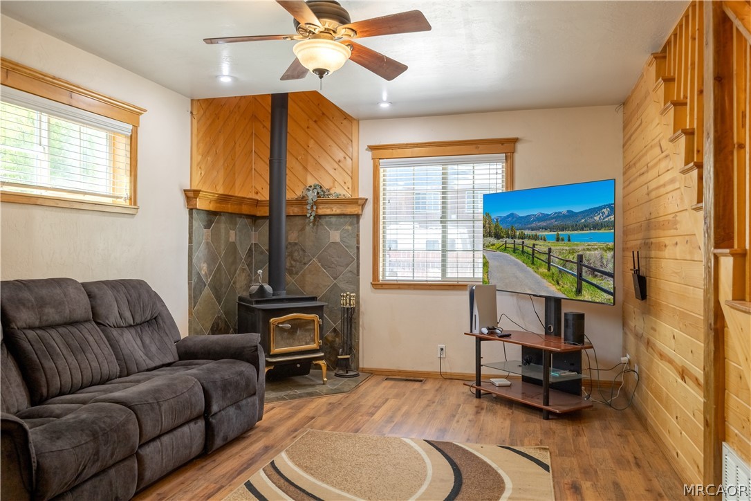 209 West Meadow Lane Property Photo 3