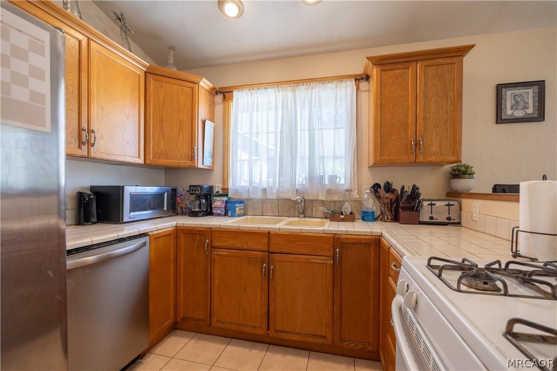 209 West Meadow Lane Property Photo 7