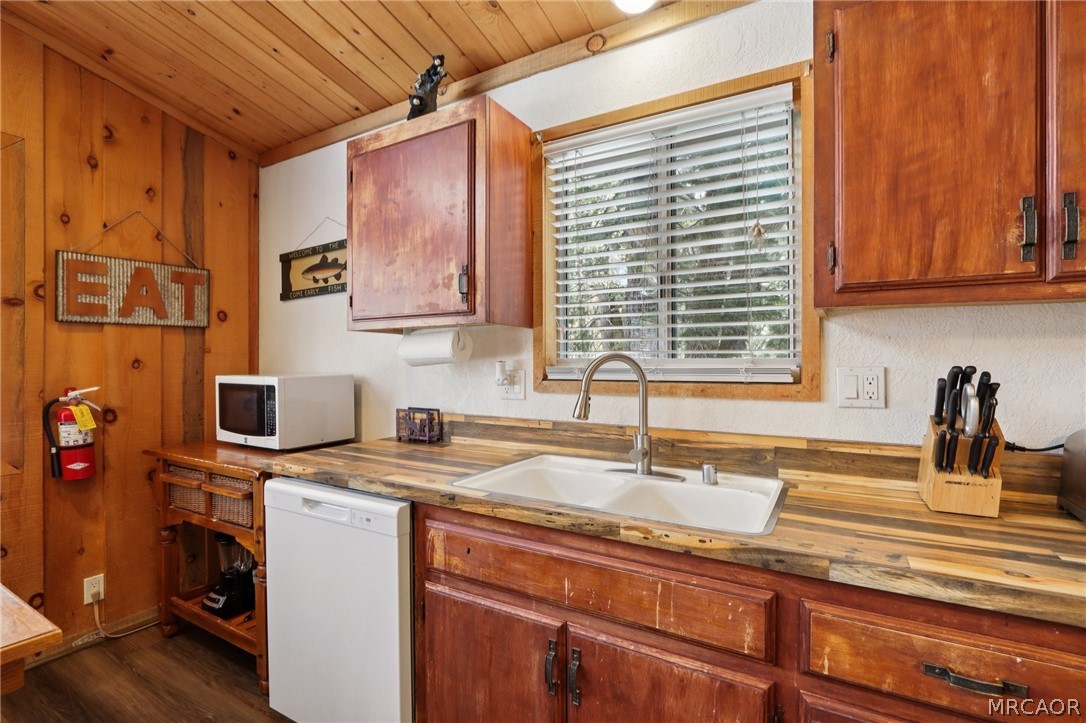 788 Silver Tip Drive Property Photo 15