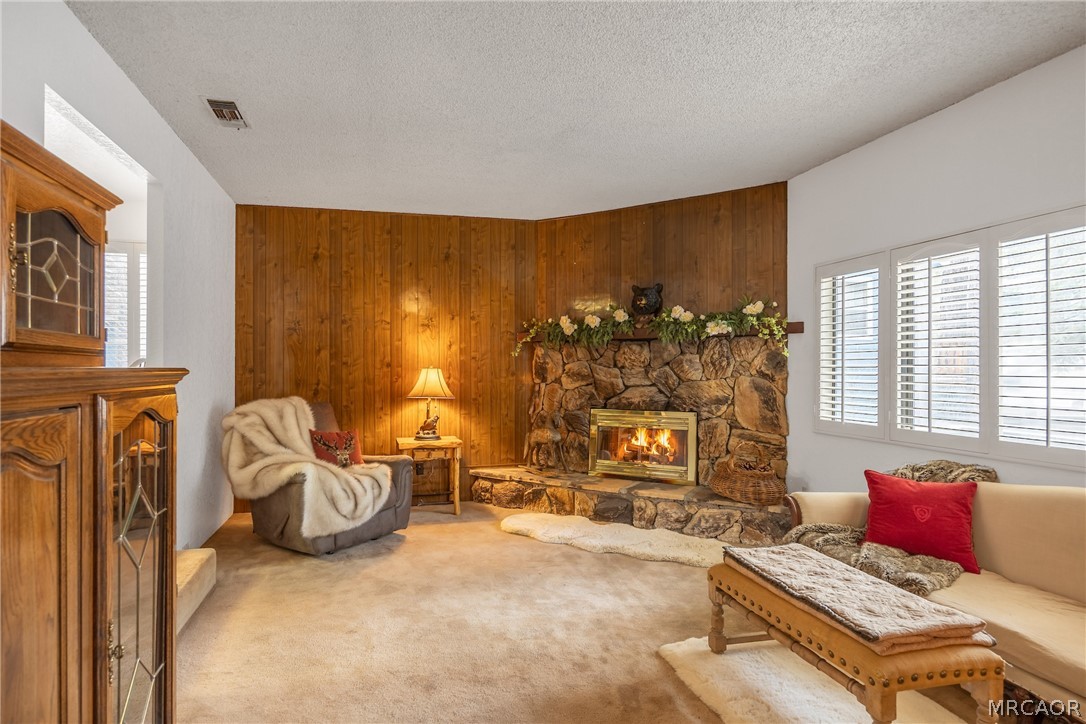 420 Dorset Drive Property Photo 2