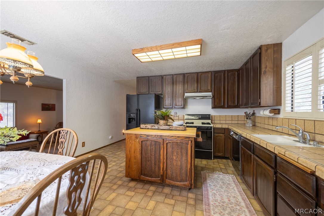 420 Dorset Drive Property Photo 16