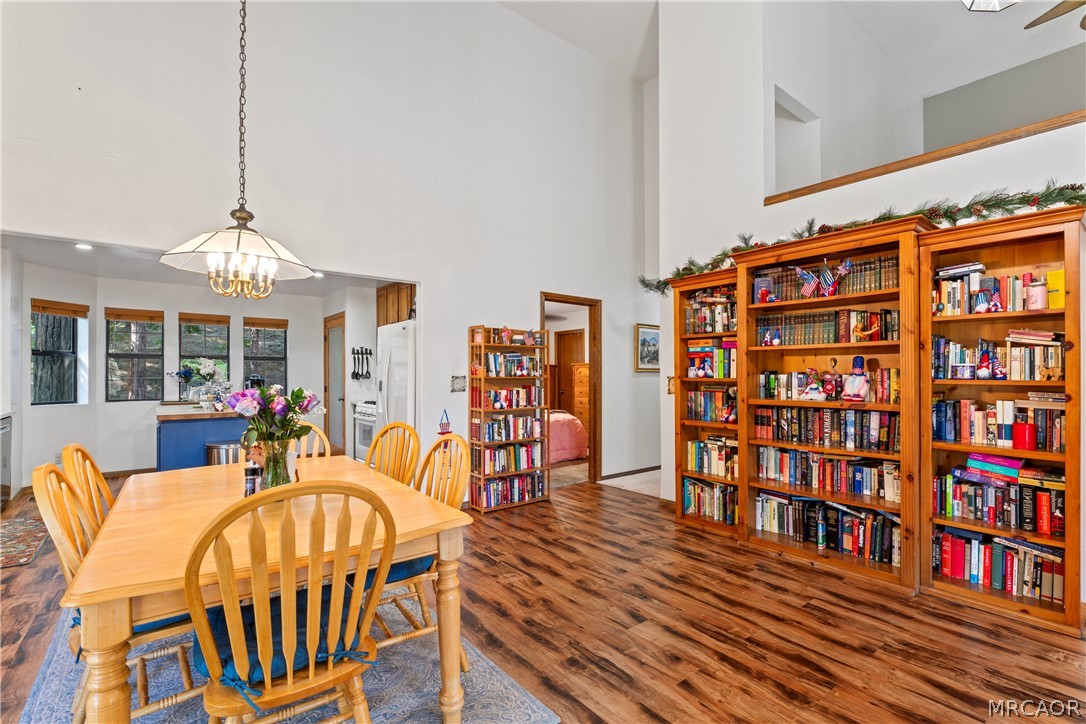 27528 Ashwood Lane 27528 Property Photo 6