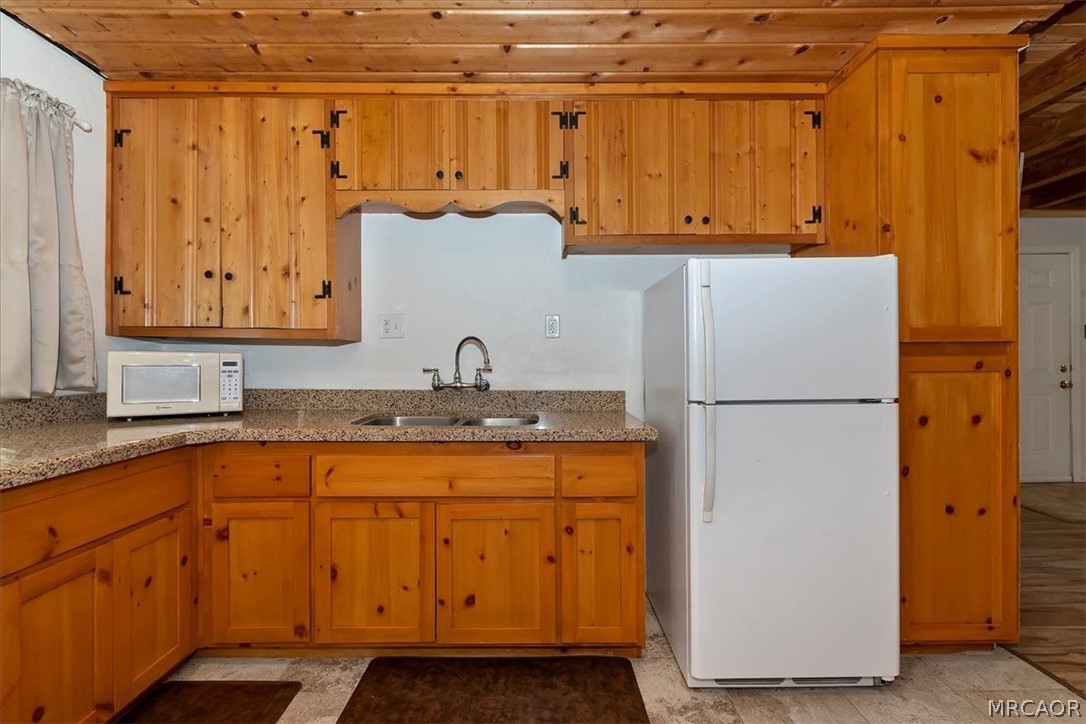 437 Booth Way Property Photo 14