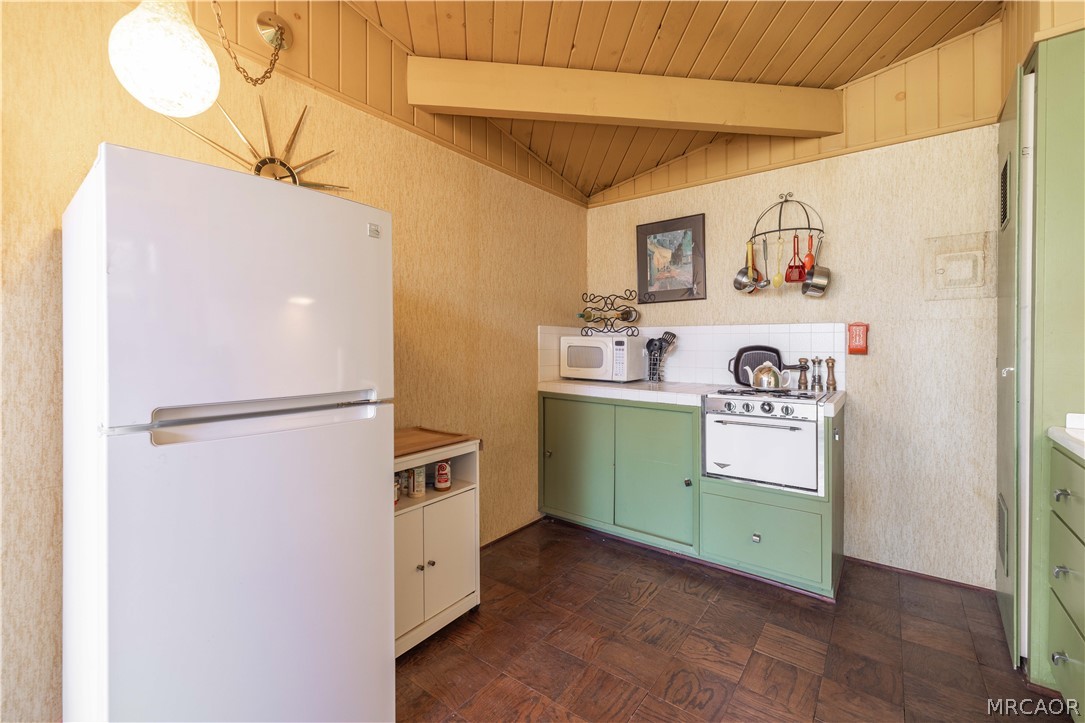 236 Zaca Property Photo 6