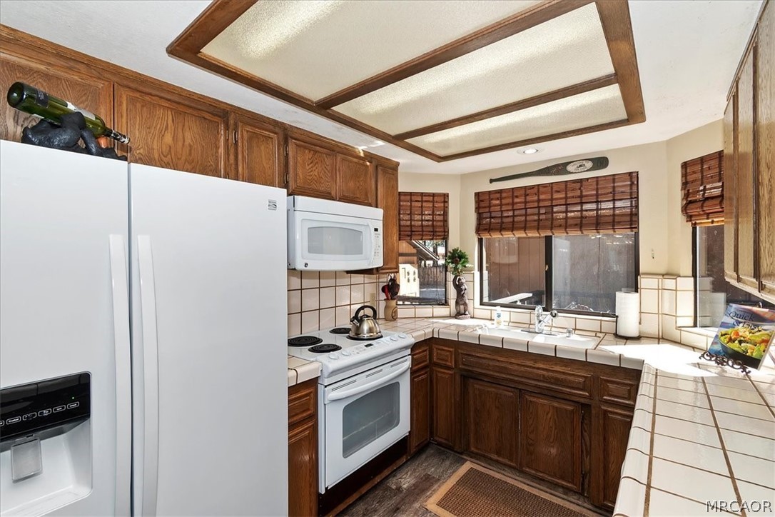 569 Summit Boulevard 6 Property Photo 12