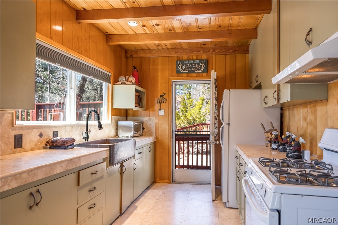 43656 Ridge Crest Drive Property Photo 13