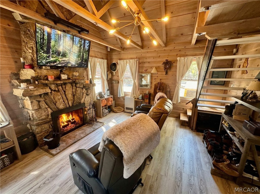 209 Dawn Drive Property Photo 4