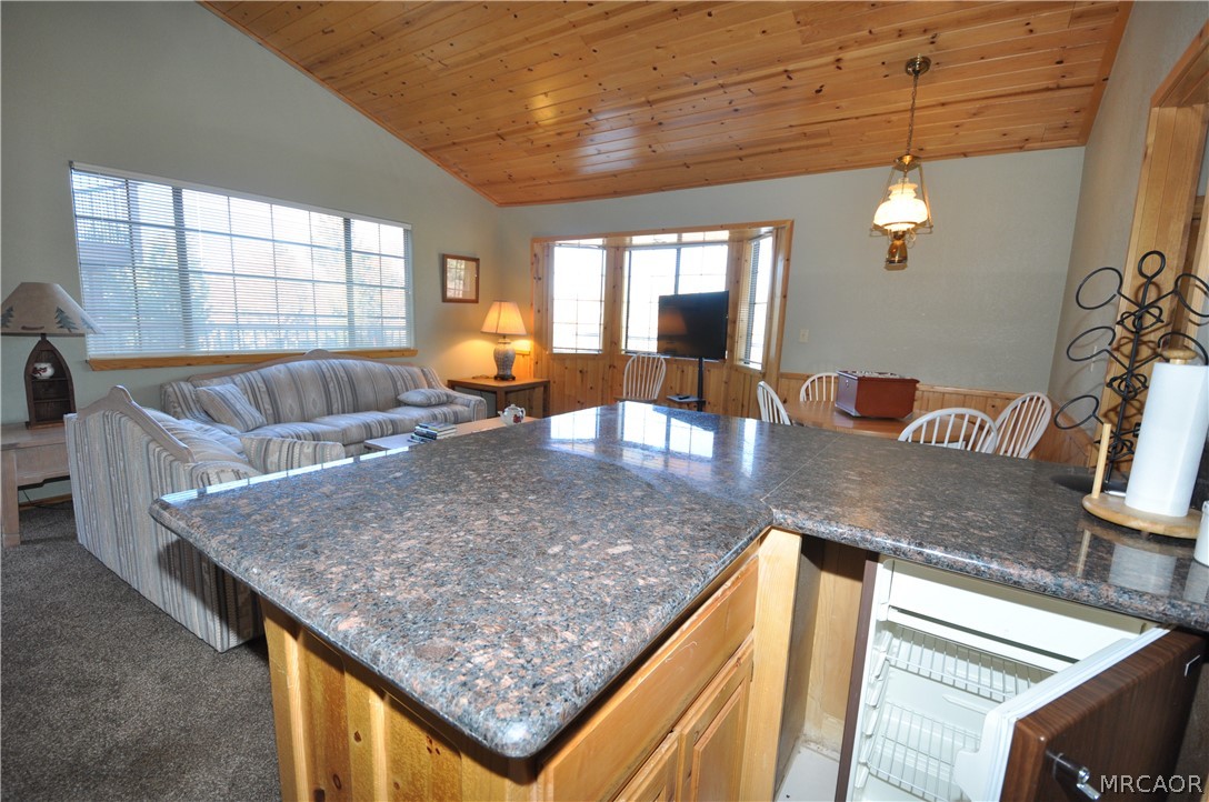 1419 Klamath Road Property Photo 12