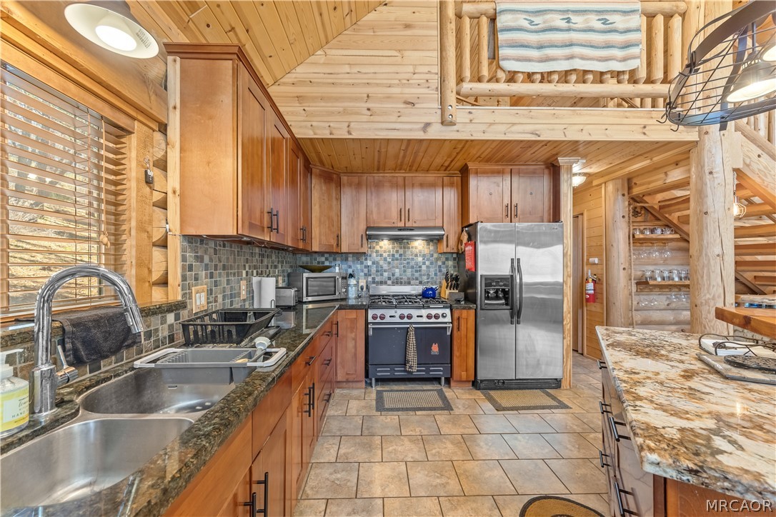 384 Saw Mill Canyon Drive Property Photo 11