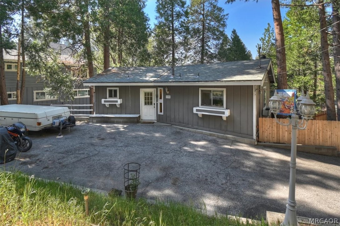 770 Berne Drive Property Photo 6