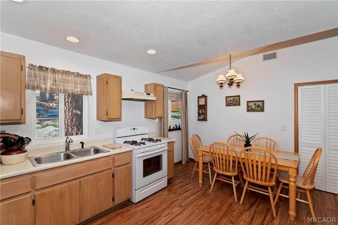 39298 Lark Road Property Photo 11