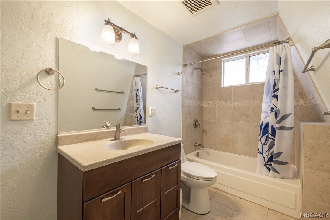 542 Cottage Lane Property Photo 19