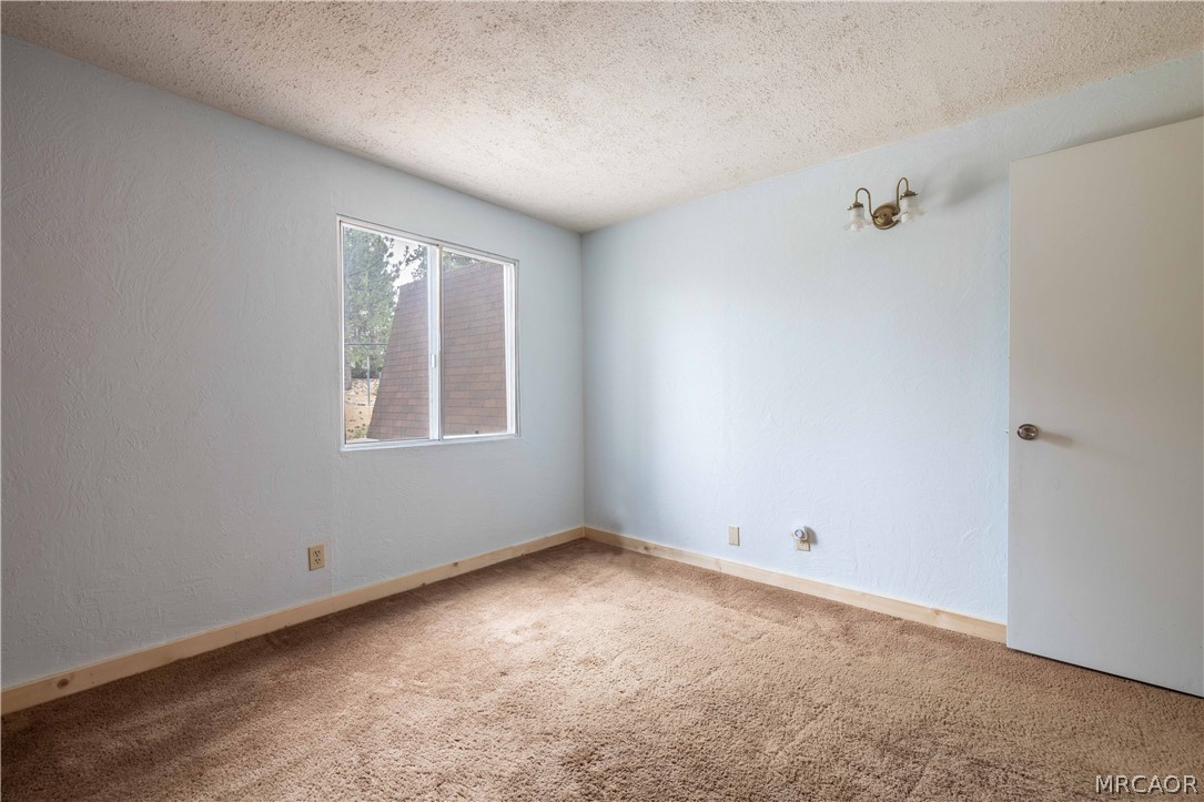 542 Cottage Lane Property Photo 25