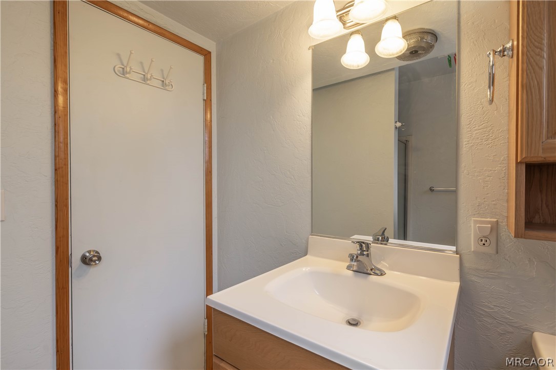 542 Cottage Lane Property Photo 27