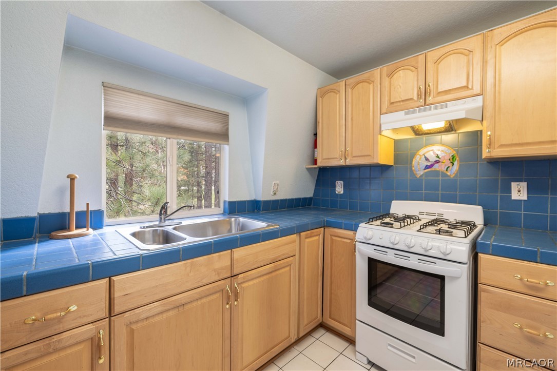 542 Cottage Lane Property Photo 32