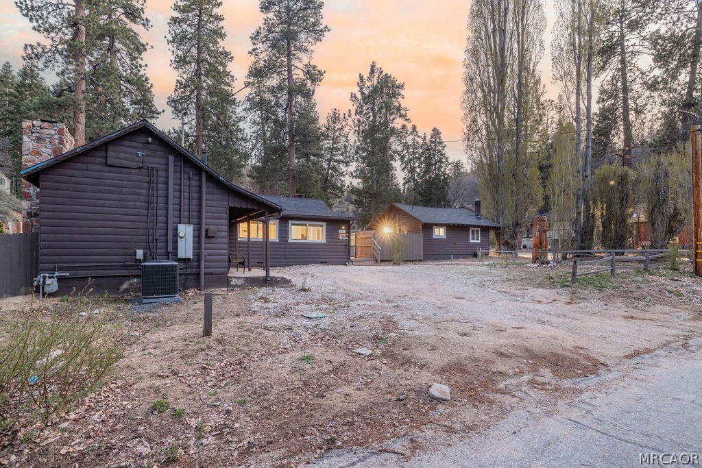 986 Cameron Drive Property Photo 1