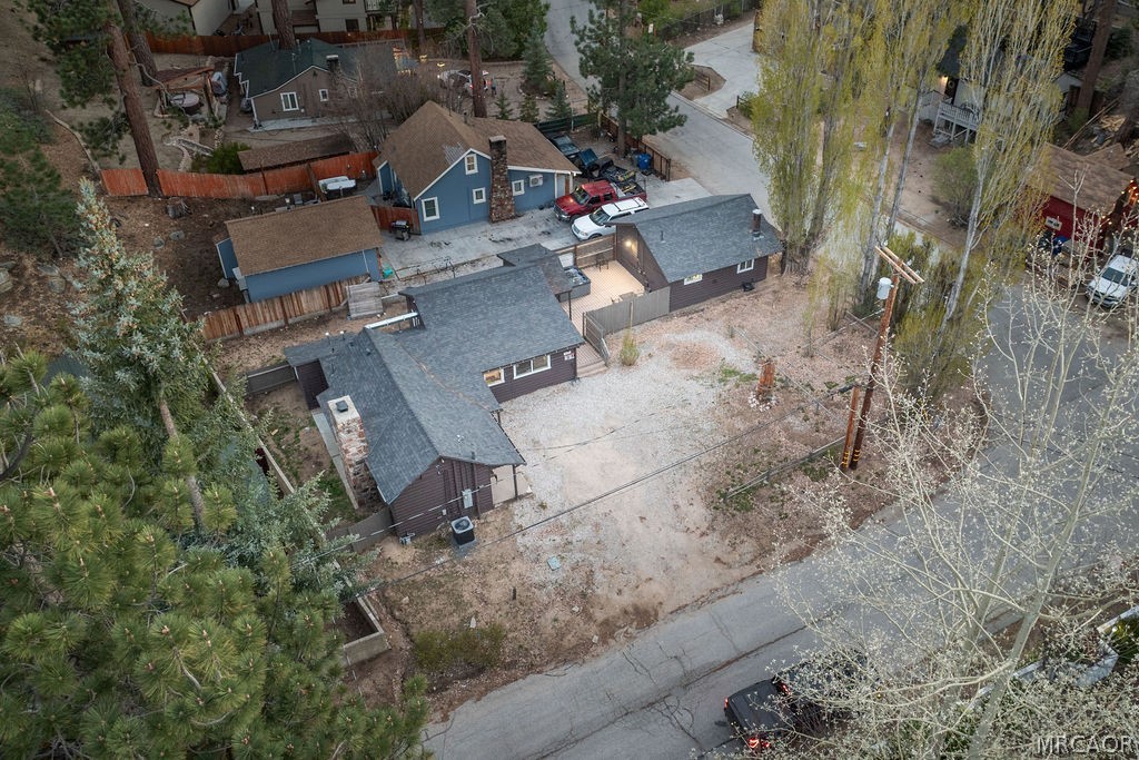 986 Cameron Drive Property Photo 3