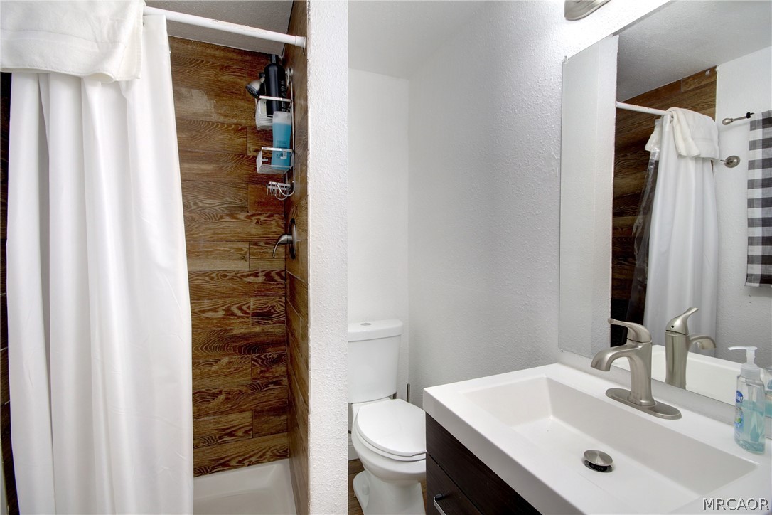 986 Cameron Drive Property Photo 36