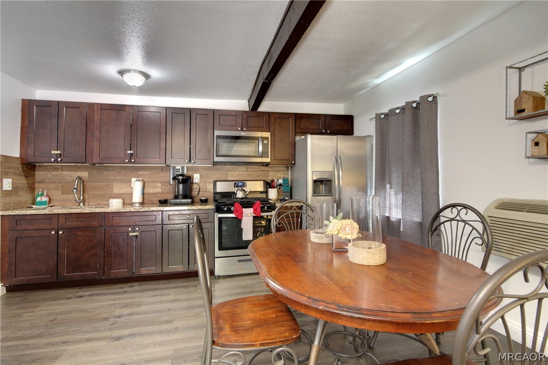 986 Cameron Drive Property Photo 37