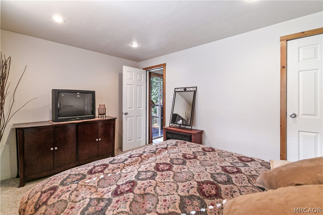 748 Lake Drive Property Photo 13