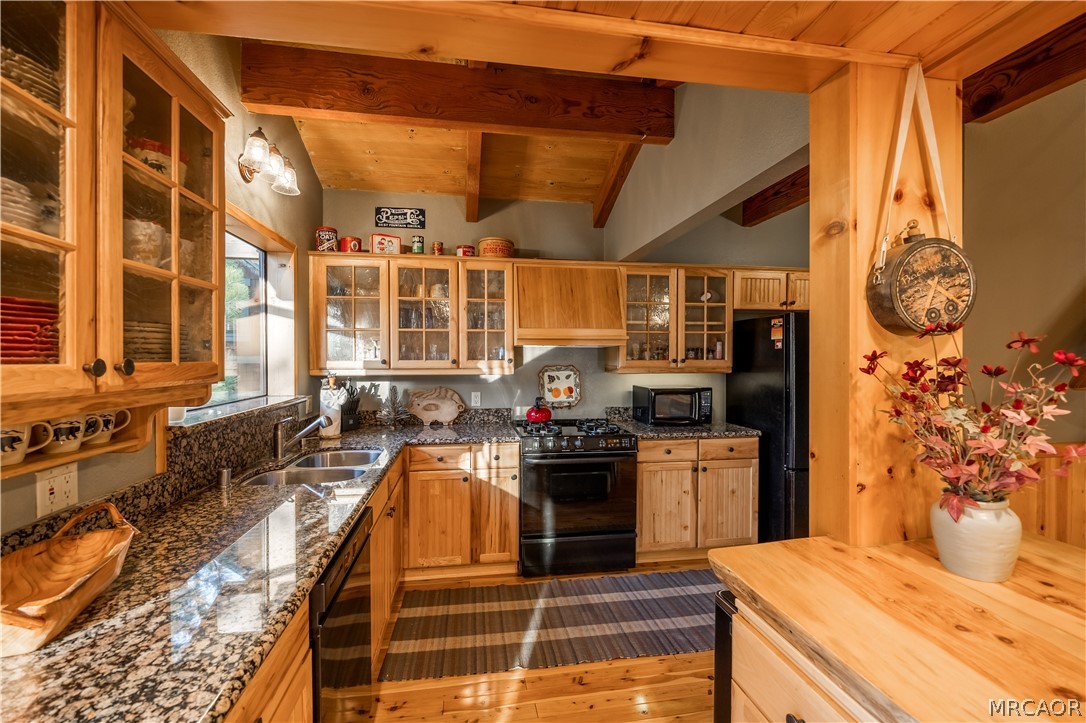752 Cove Drive Property Photo 10