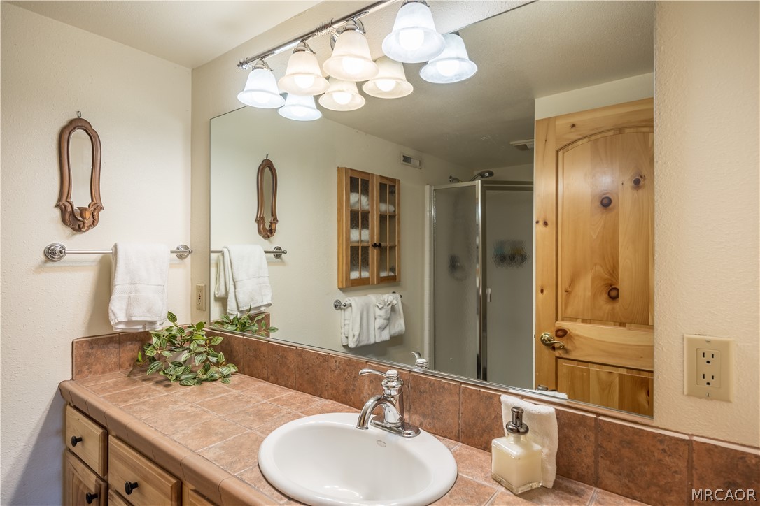 752 Cove Drive Property Photo 37