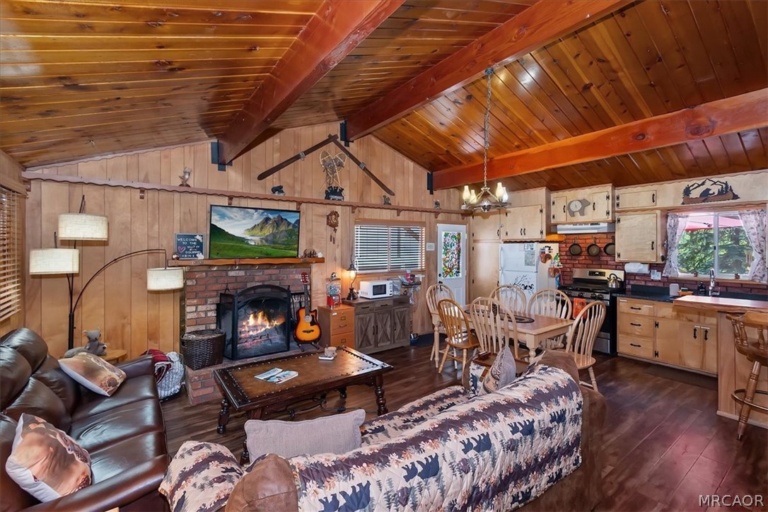 42697 Cougar Road Property Photo 8