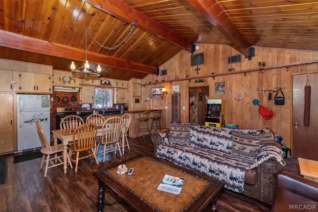 42697 Cougar Road Property Photo 11