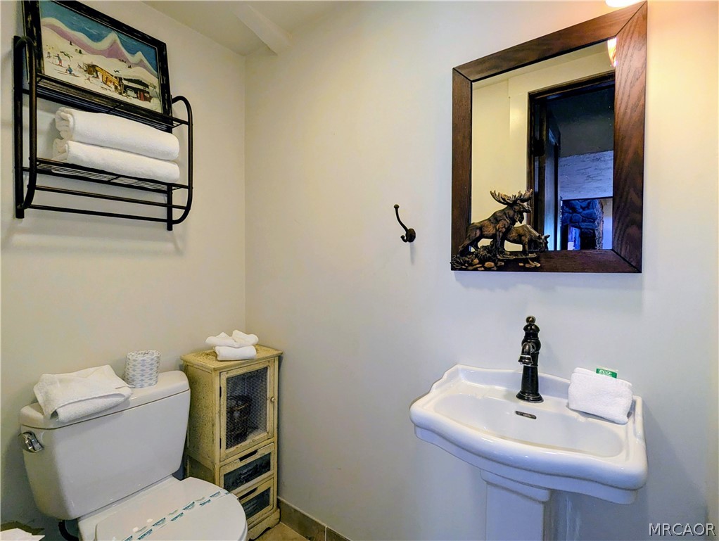 861 Thrush Drive 56 Property Photo 12
