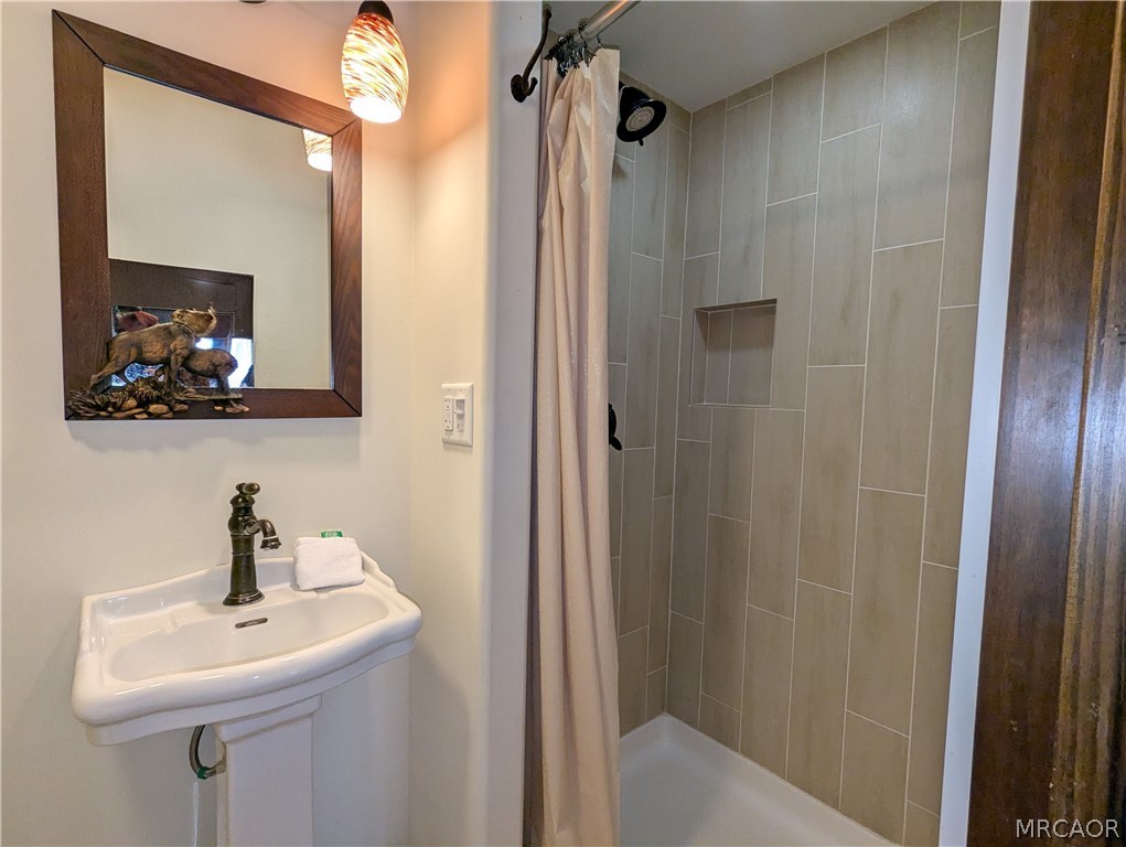 861 Thrush Drive 56 Property Photo 13