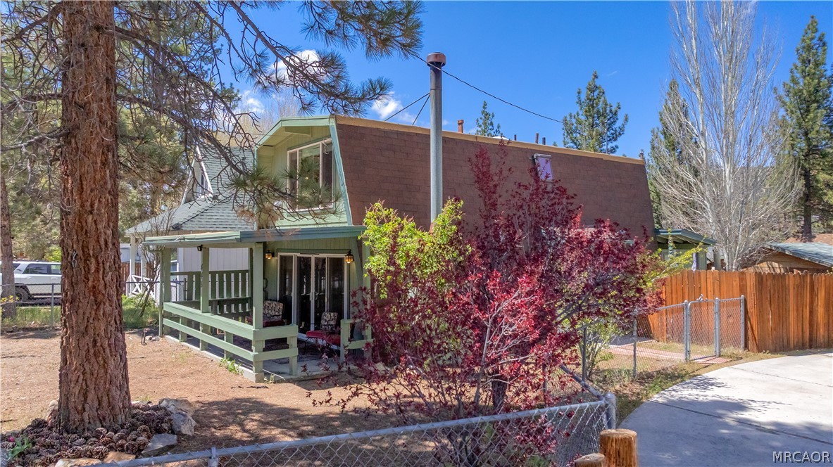 445 Elysian Boulevard Property Photo 2