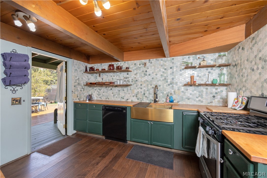 445 Elysian Boulevard Property Photo 10